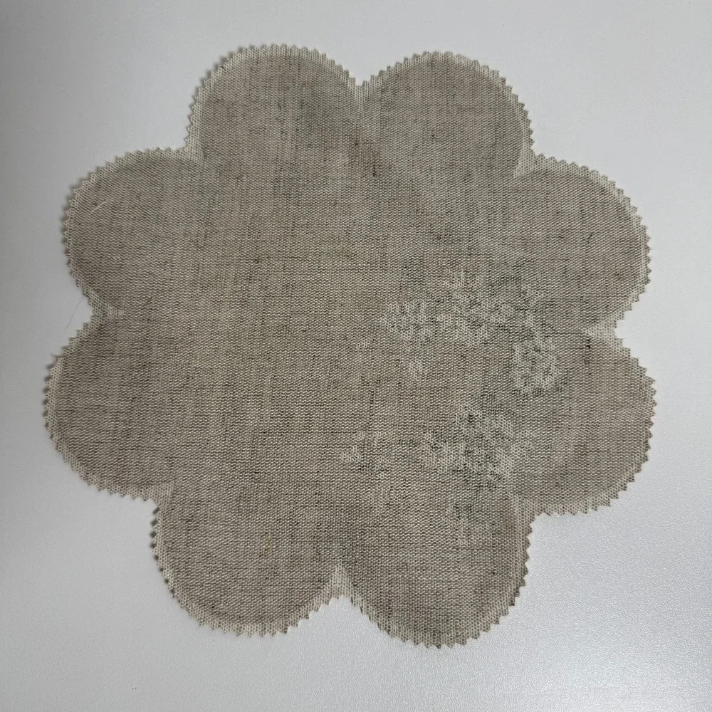 Vintage Floral Embroidered Linen Placemats Set of 4 9.5in Beige Scalloped Edge‎